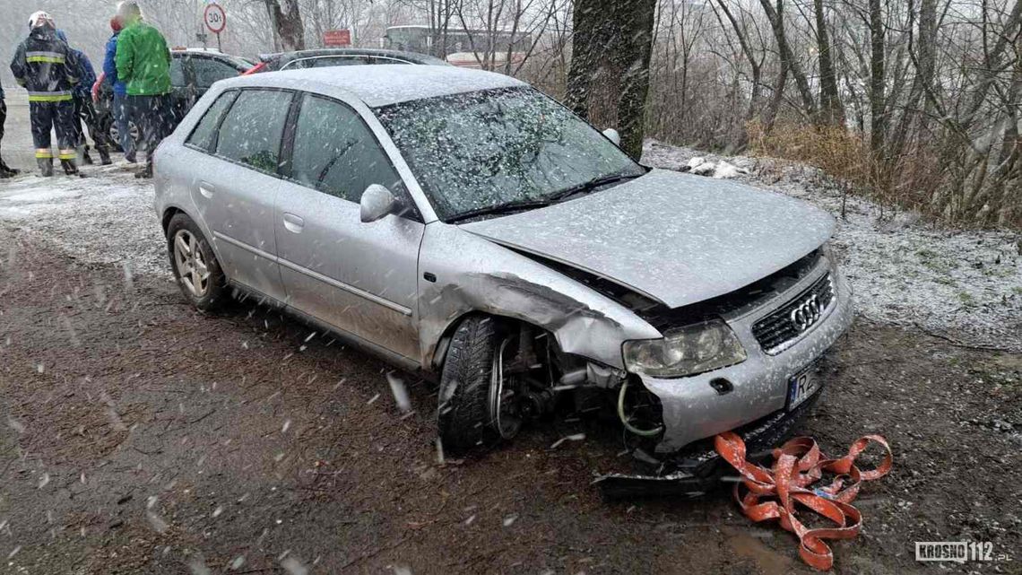 Kolizja w Dukli niedaleko Bazy Ratownictwa Ogólnego