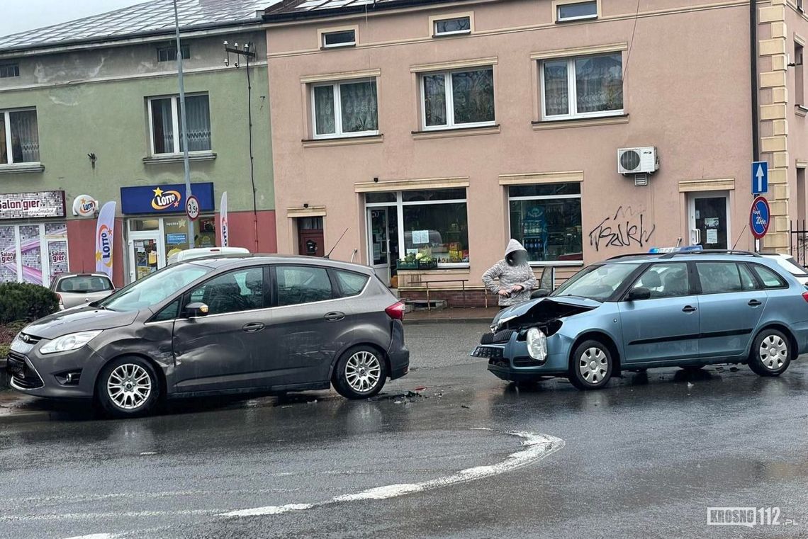 ? Kolizja w Jedliczu. Zderzenie skody i forda