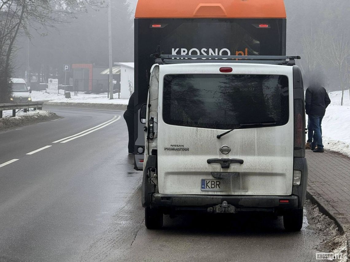 Kolizja z udziałem autobusu MKS przy cmentarzu na Wyszyńskiego