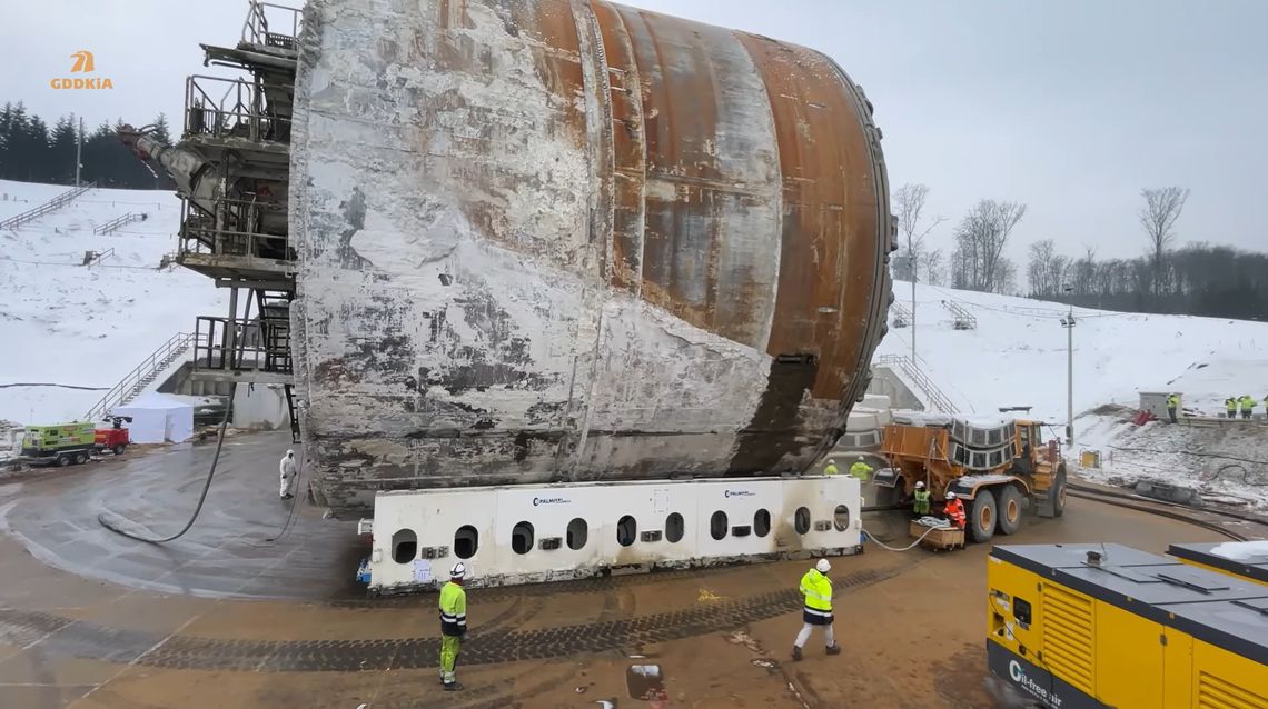 Kolos wybudzony z zimowej drzemki. „Karpatka” przygotowywana do kolejnego etapu drążenia S19