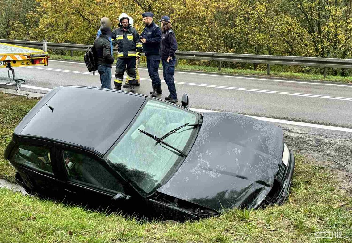 Kombornia/DK19: Stracił panowanie nad Seatem i wjechał w przepust