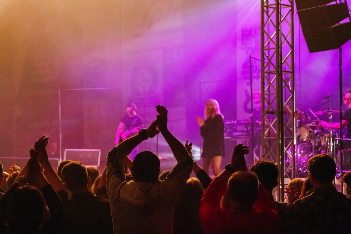 Koncert Darii Zawiałow ożywił Krosno? Wzięło w nim udział ok. 1500 widzów