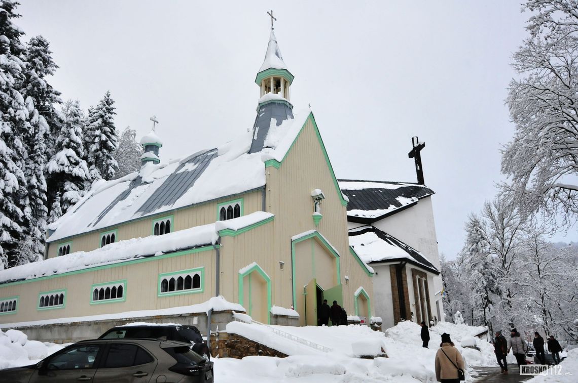 Kończy się remont drewnianego kościółka w Iwoniczu-Zdroju [ZDJĘCIA]