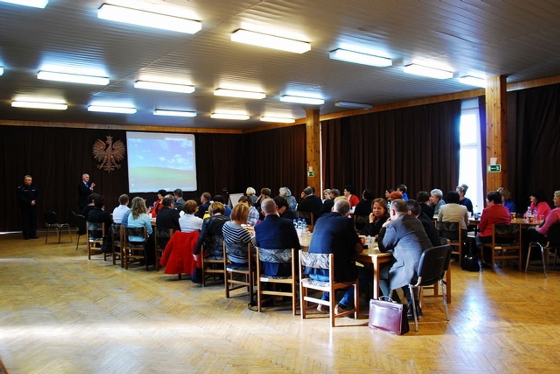 Konferencja ”Bezpieczeństwo w szkole a zagrożenia w środowisku lokalnym”