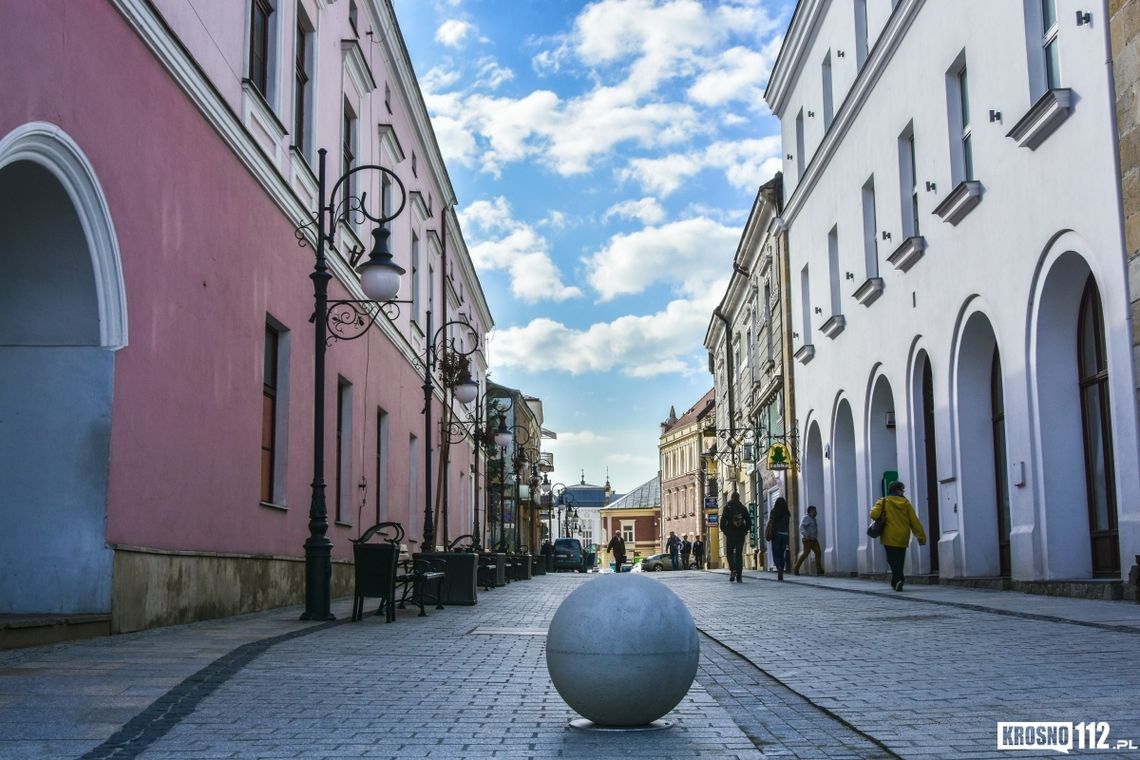 Koniec z kulami uniemożliwiającymi wjazd na Rynek, ogłoszono przetarg na nowe rozwiązanie