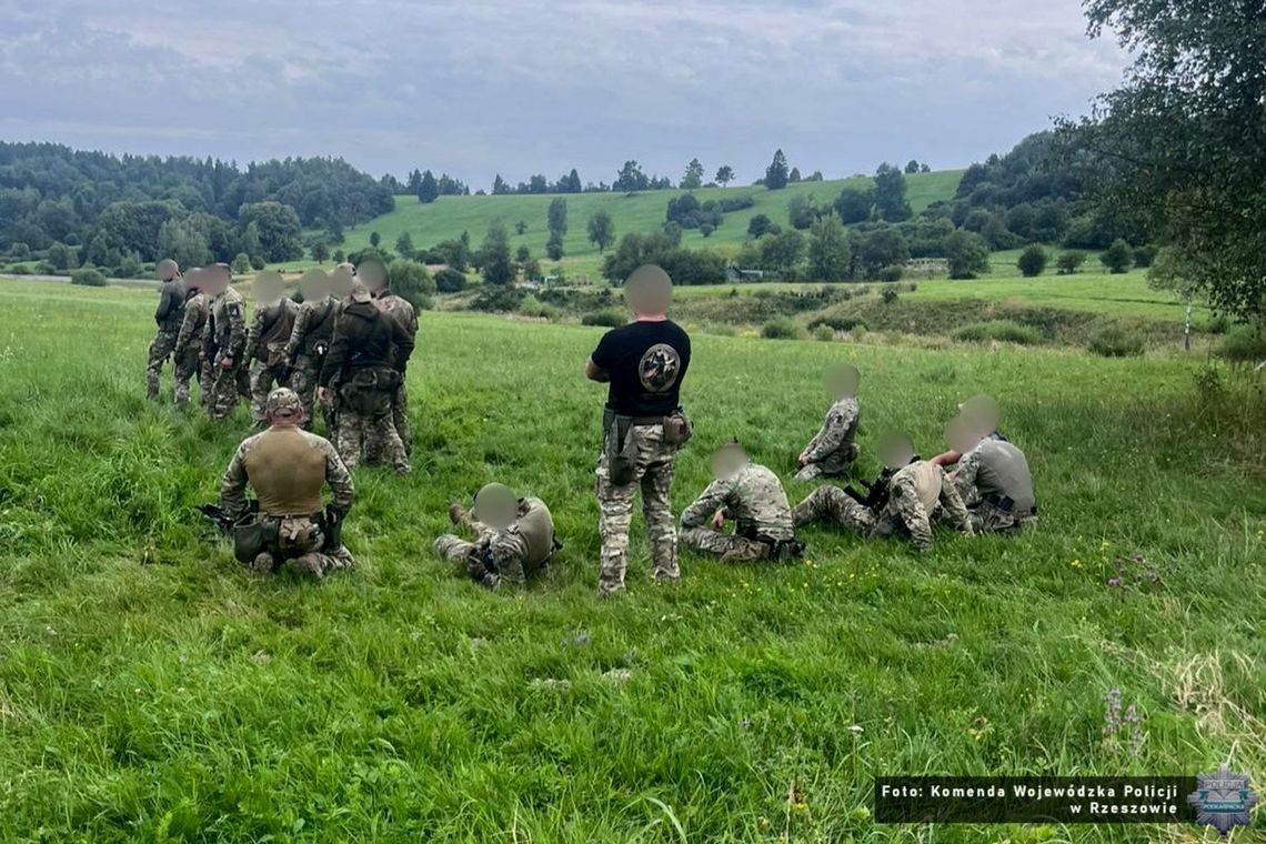 Kontrterroryści szkolili się w Bieszczadach Kontrterroryści szkolili się w Bieszczadach