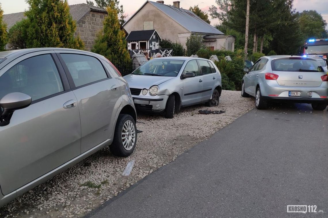 ? Kopytowa. Seatem wjechał w dwa zaparkowane samochody