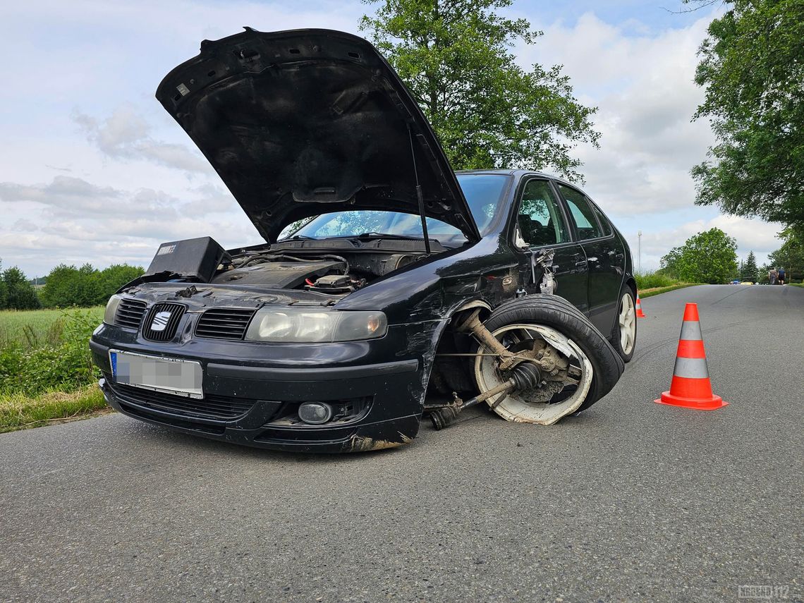 Kopytowa. Zderzenie dwóch samochodów osobowych
