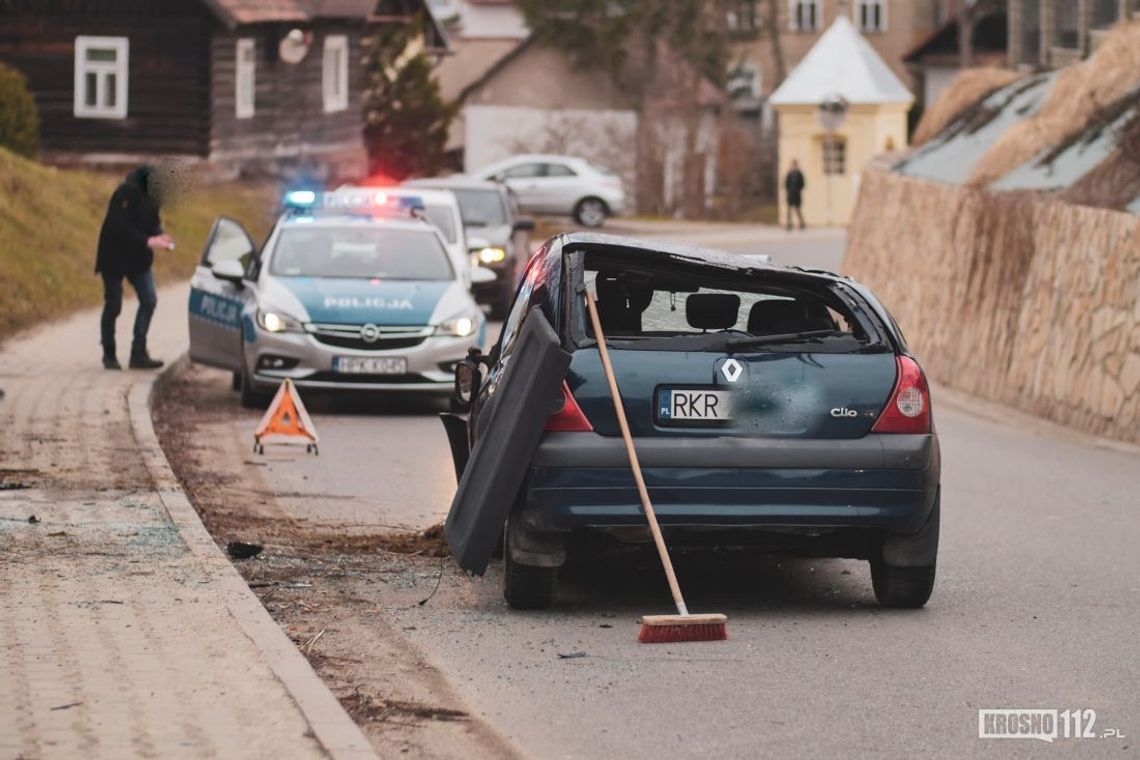 KORCZYNA: Dachowanie renault na Pigonia