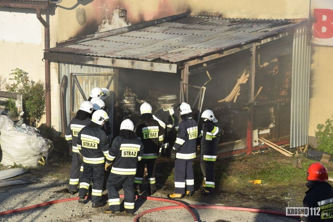 KORCZYNA: Pożar w magazynie przy ul. Pelczara