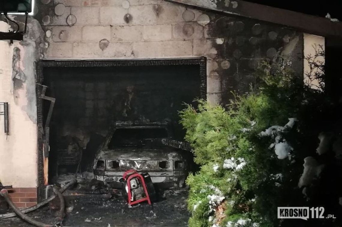 KORCZYNA: Zmarł 57-latek ranny w pożarze garażu