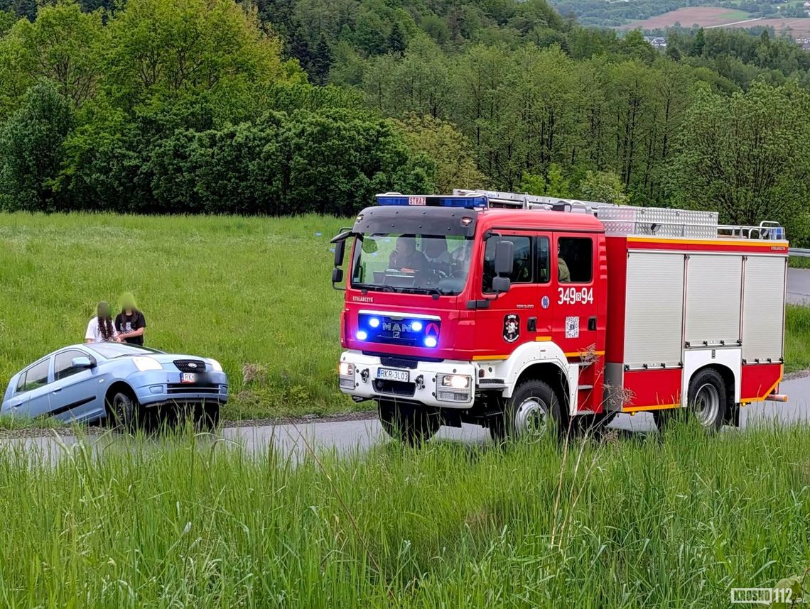 Kraksa na Kamienieckiego. Najechali na nią strażacy z Odrzykonia jadący do innego zdarzenia Kraksa na Kamienieckiego. Najechali na nią strażacy z Odrzykonia jadący do innego zdarzenia