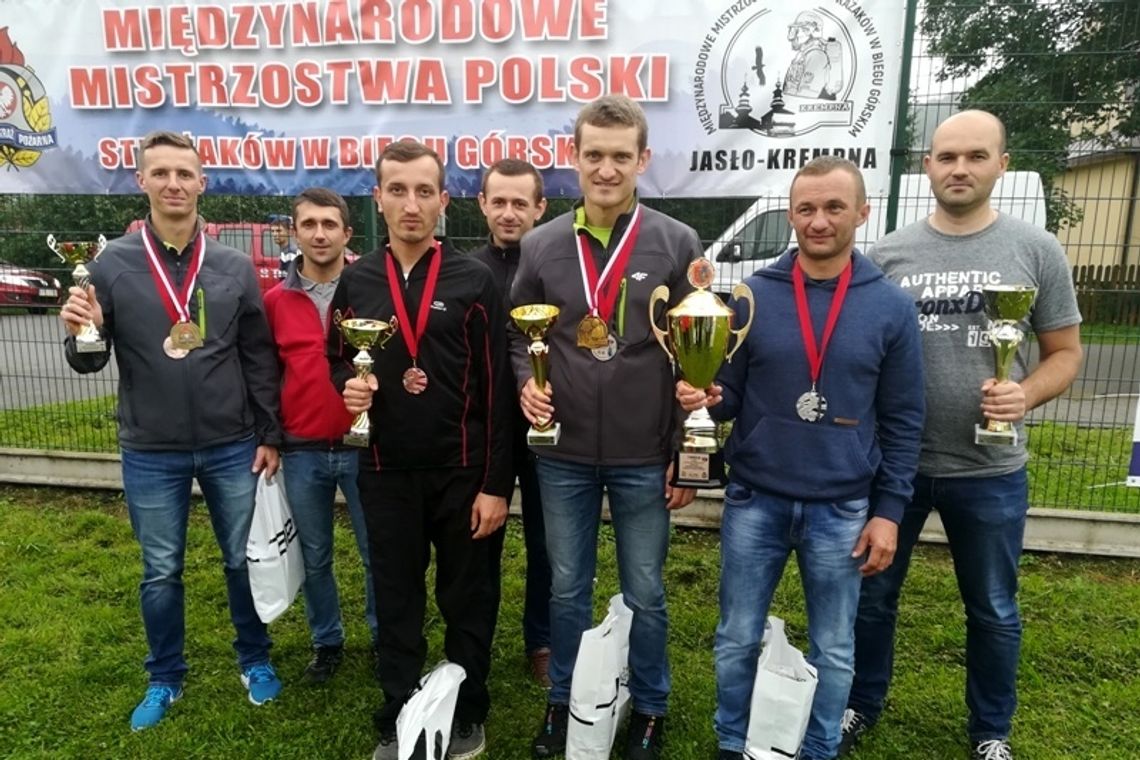 KREMPNA: Dobry występ strażaków z Krosna w biegach przełajowych