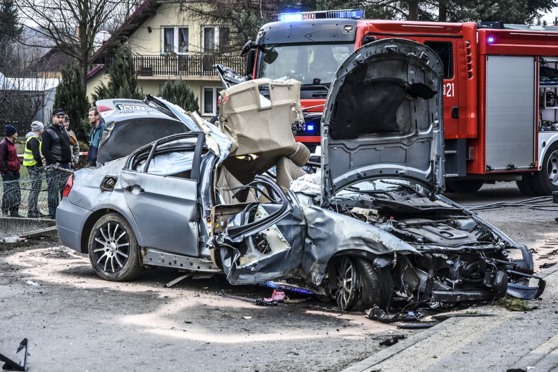 Krościenko Wyżne: Dramatyczny wypadek - BMW uderzyło w dom