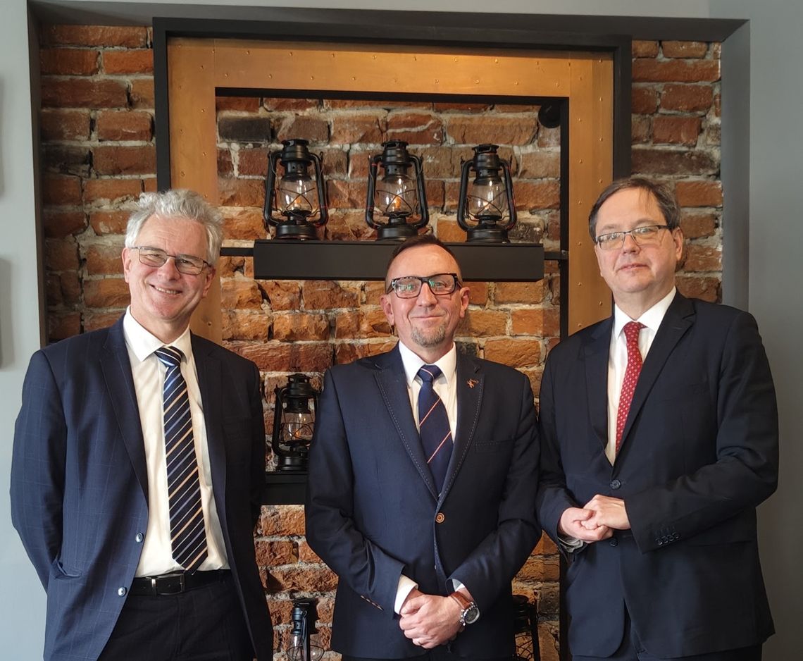 Krośnianin Bogdan Jezierski na spotkaniu z ambasadorem Austrii. Tematem cmentarze wojenne