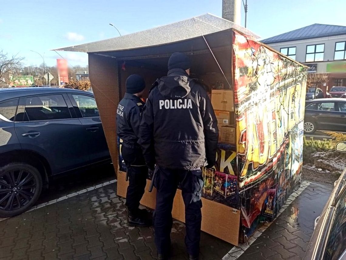 Krośnieńscy policjanci kontrolują miejsca sprzedaży fajerwerków