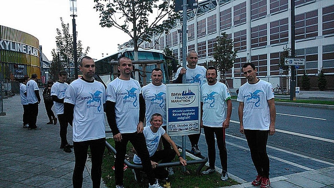 Krośnieńscy policjanci pobiegli w 32. BMW Frankfurt Marathon