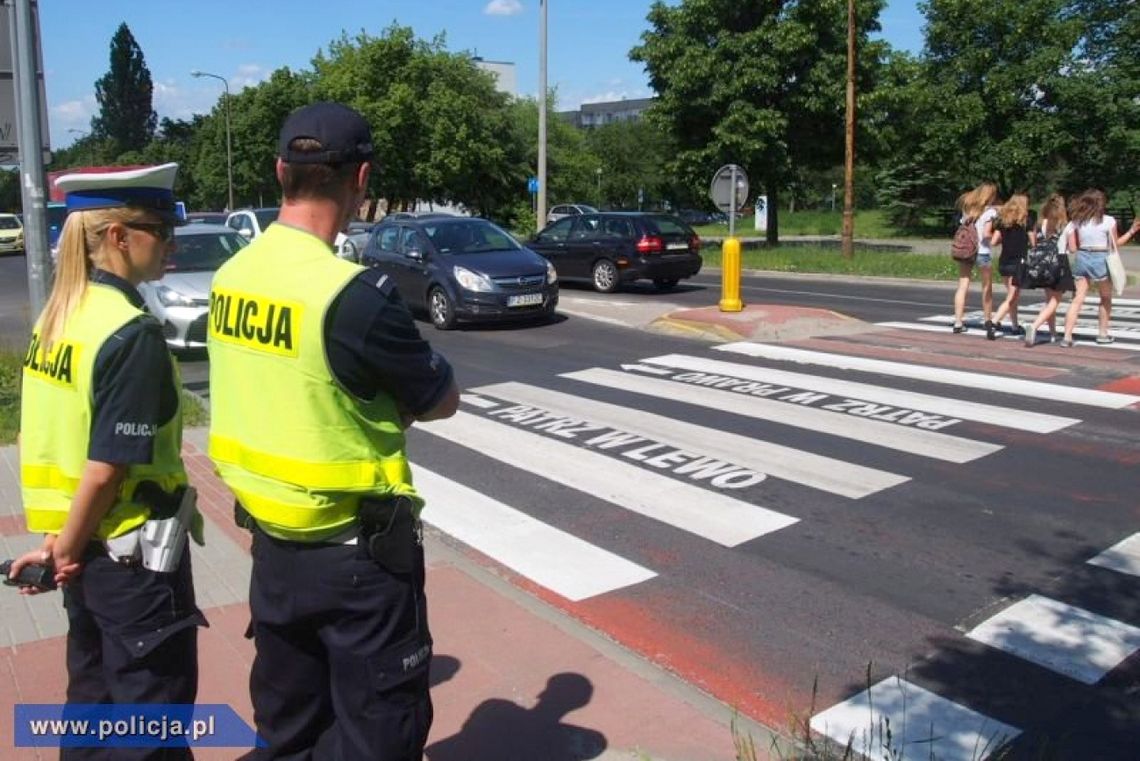 Krośnieńscy Policjanci Ukarali Pieszych Kierowców Też 4315