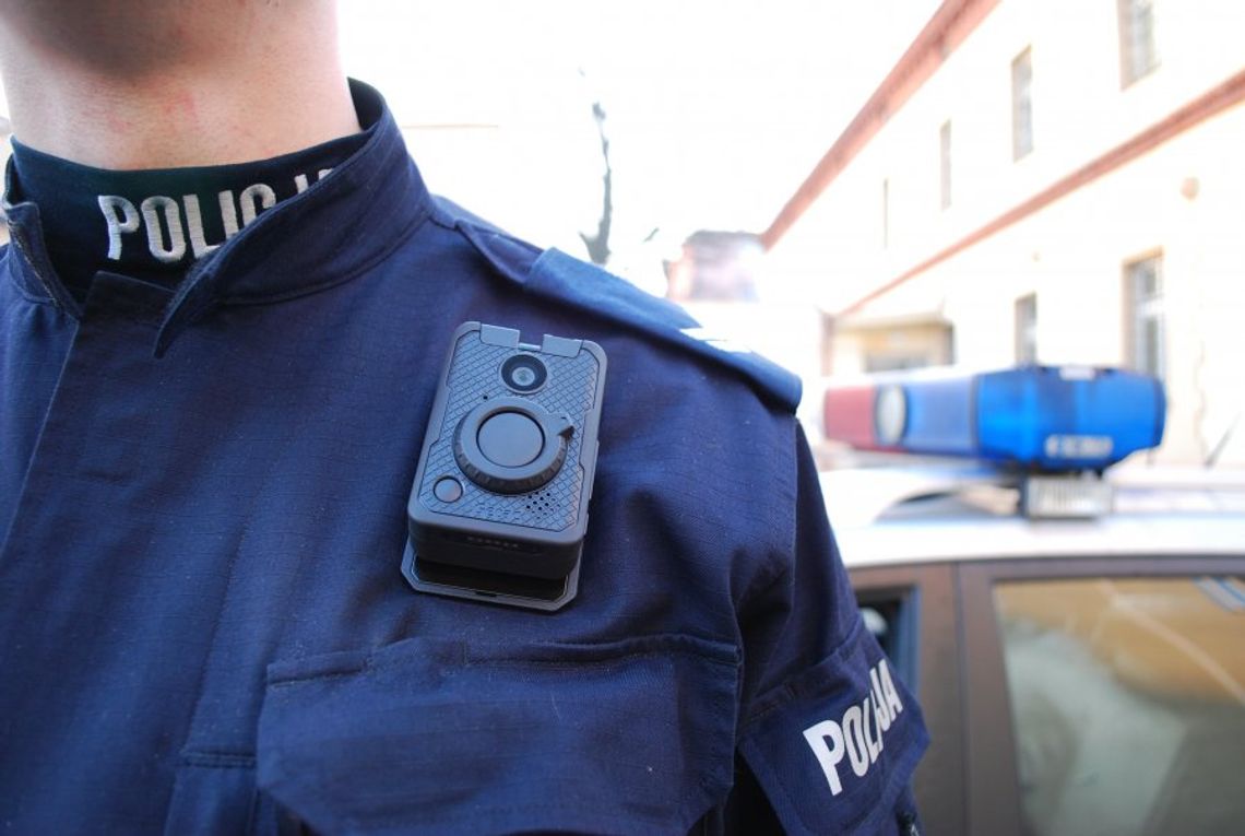 Krośnieńscy policjanci z kamerami na mundurach