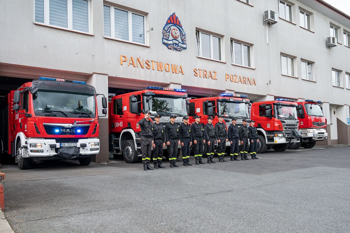 Krośnieńscy strażacy i policjanci oddali hołd zmarłemu żołnierzowi