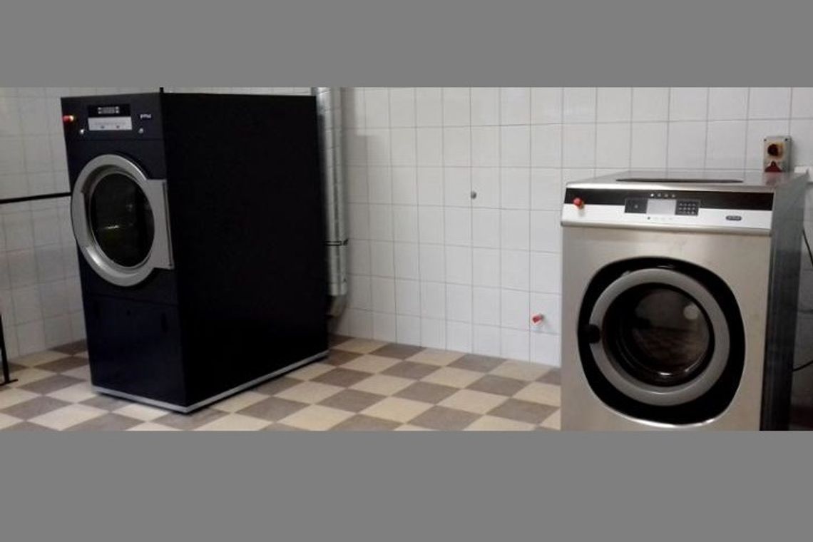Krośnieńscy strażacy wyposażeni w profesjonalne urządzenia do prania ubrań specjalnych