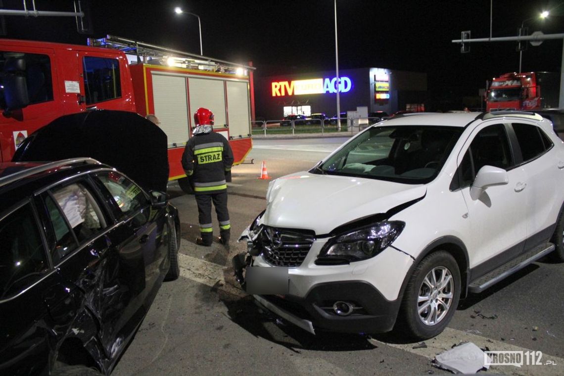 KROSNO: 63-latek sprawcą kolizji na skrzyżowaniu Tysiąclecia i Podkarpackiej