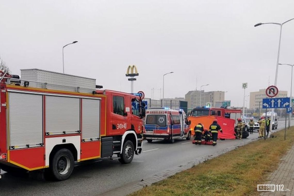 ? Krosno: Dachowanie samochodu na DK28. Kierowca reanimowany