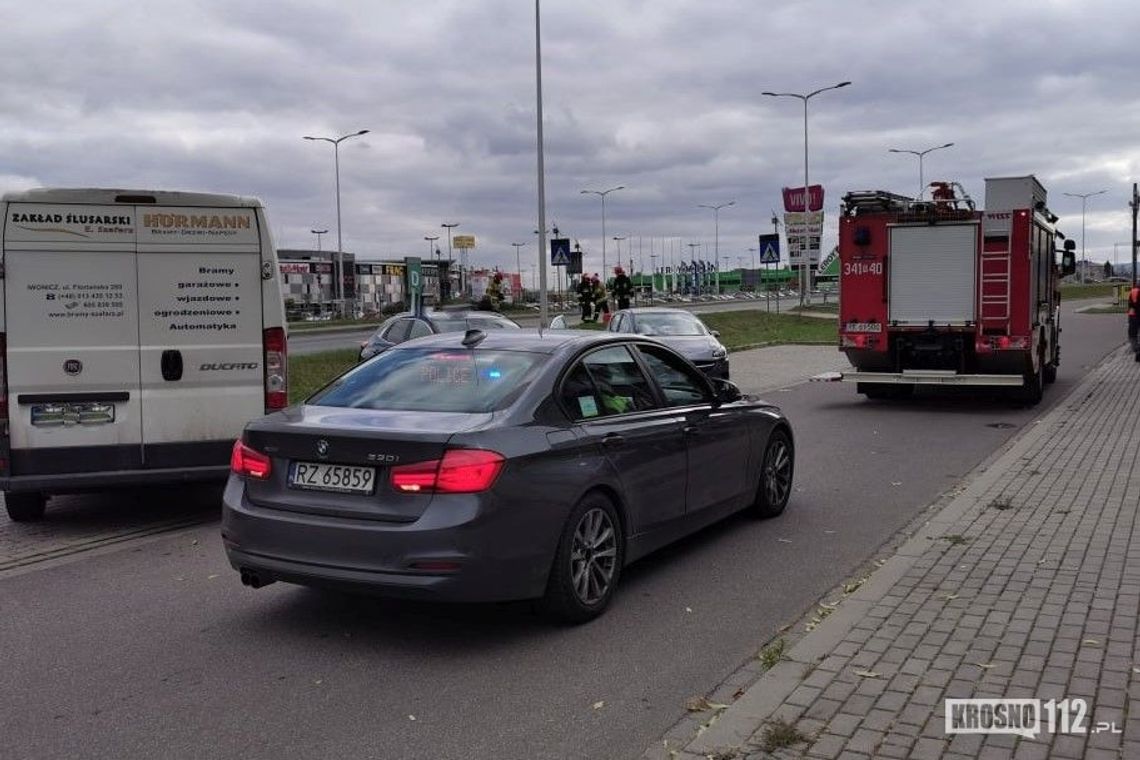Krosno/DK 28 zderzenie trzech samochodów przed przejściem dla pieszych