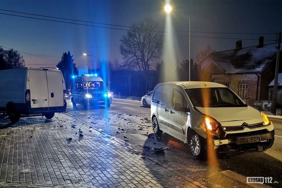 ? Krosno/DK28. Zderzenie dwóch pojazdów na oczach policjantów. Sprawca nietrzeźwy [AKTUALIZACJA]