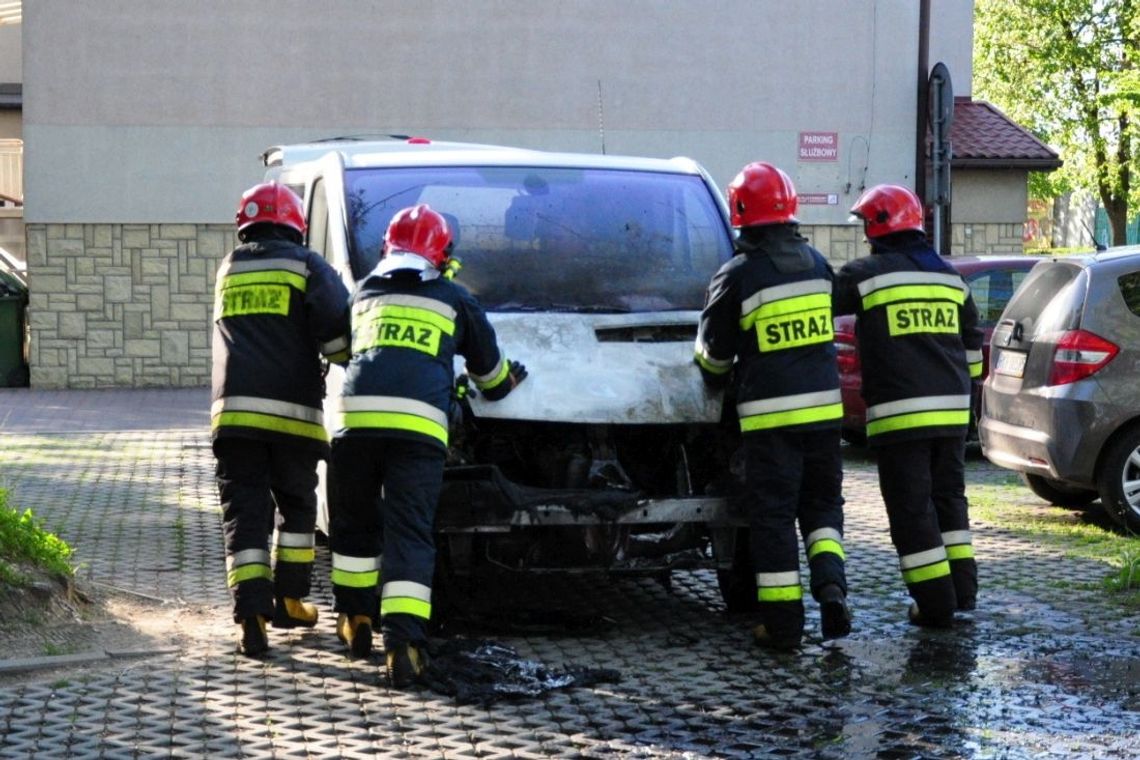 KROSNO: Dwa Ople uszkodzone w pożarze