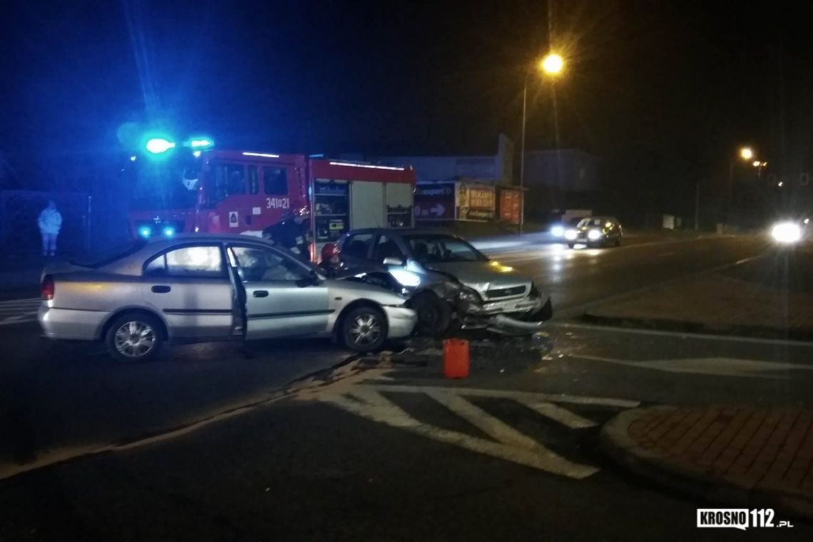 KROSNO: Dwie ciężarne kobiety w szpitalu po kolizji na ulicy Niepodległości