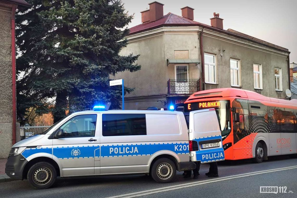 Krosno. Groził nożem działkowiczom. Zatrzymano go w autobusie MKS