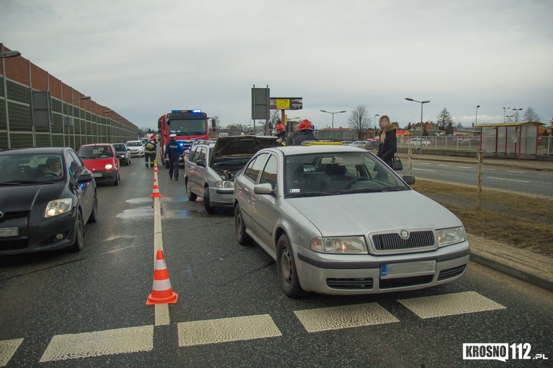 KROSNO: Hamowanie przed przejściem zakończone kolizją