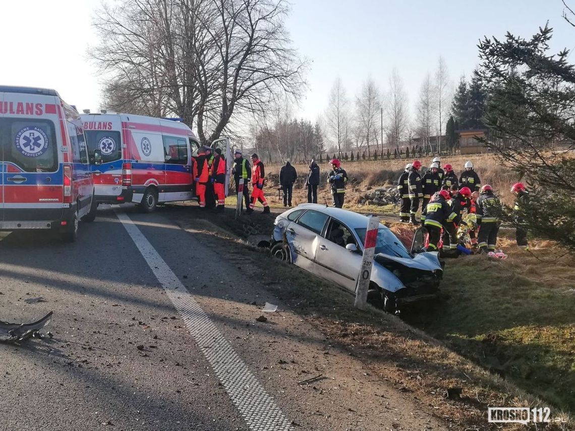 KROSNO: Jechali na narty, uderzyli w betonowy mostek