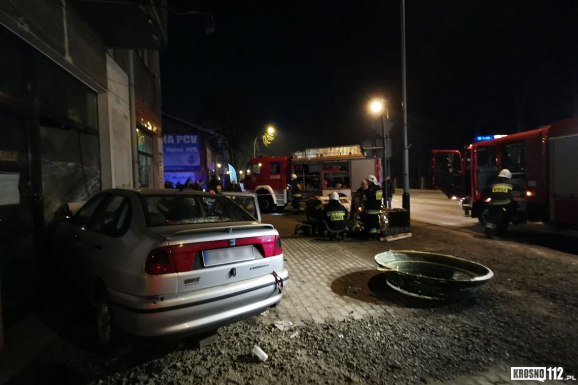 KROSNO: Kierowca wjechał samochodem w kamienicę przy ulicy Krakowskiej
