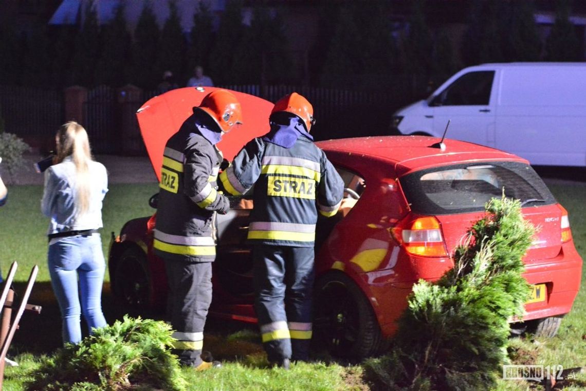KROSNO: Kierujący BMW wjechał w ogrodzenie