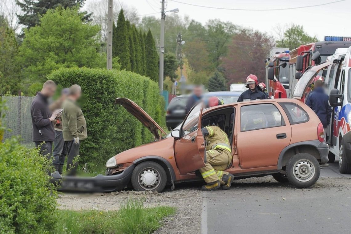 KROSNO: Kierujący Oplem uderzył w przepust na ulicy Baczyńskiego