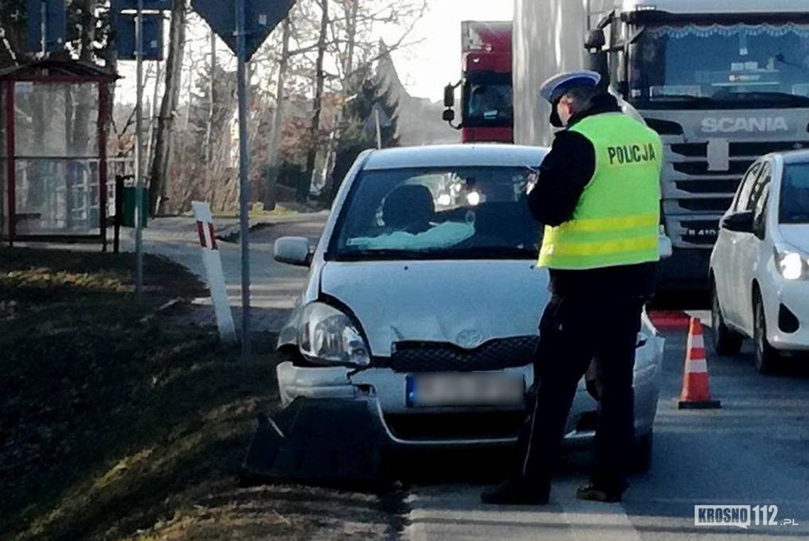 KROSNO: Kierujący Toyotą najechał na tył Audi