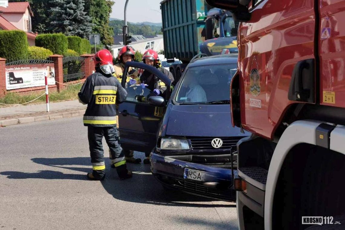 Krosno. Kolejne zderzenie samochodów na skrzyżowaniu z Niepodległości [AKTUALIZACJA]