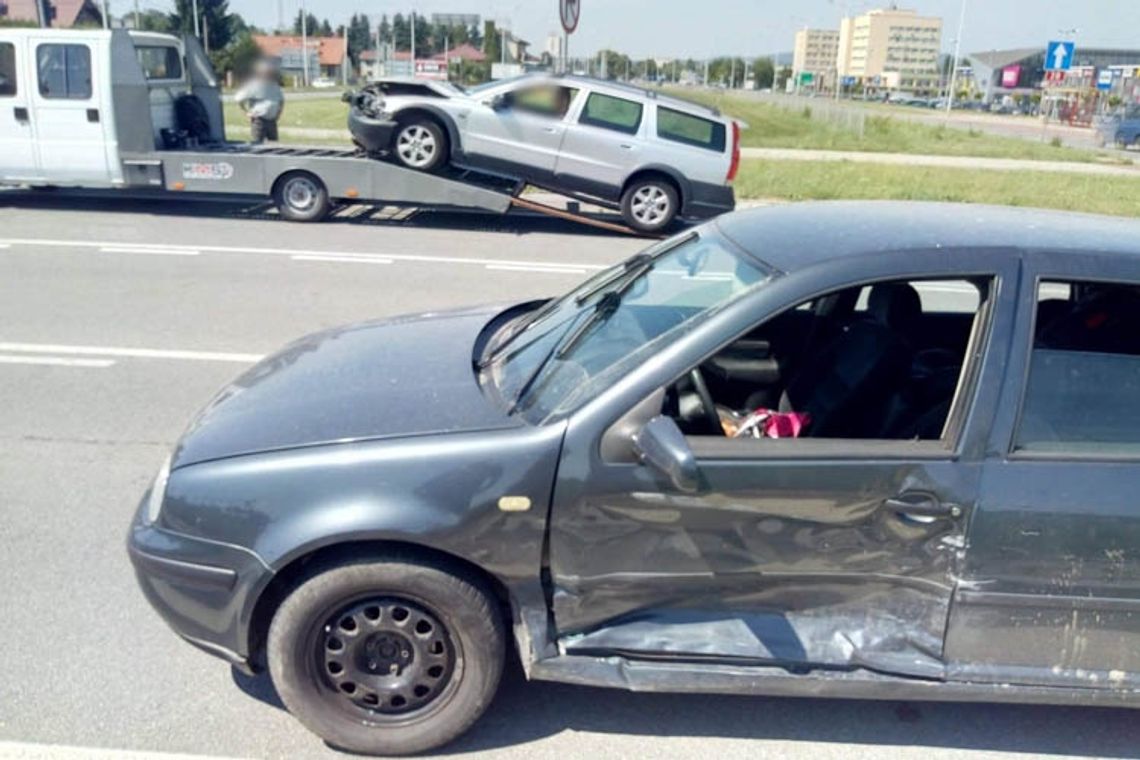 KROSNO: Kolizja dwóch aut na ulicy Bieszczadzkiej