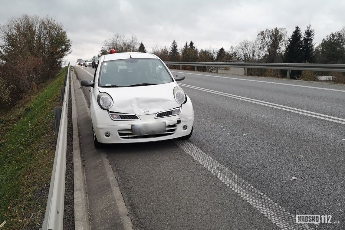 KROSNO: Kolizja na Podkarpackiej. Kolejny raz na wiadukcie