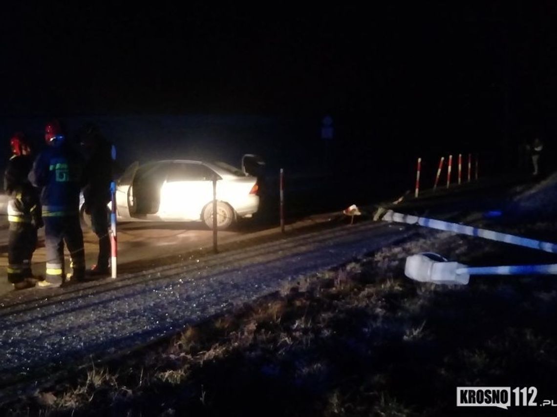 KROSNO: Kolizja obok szpitala. Stracił panowanie nad pojadem, ściął latarnię