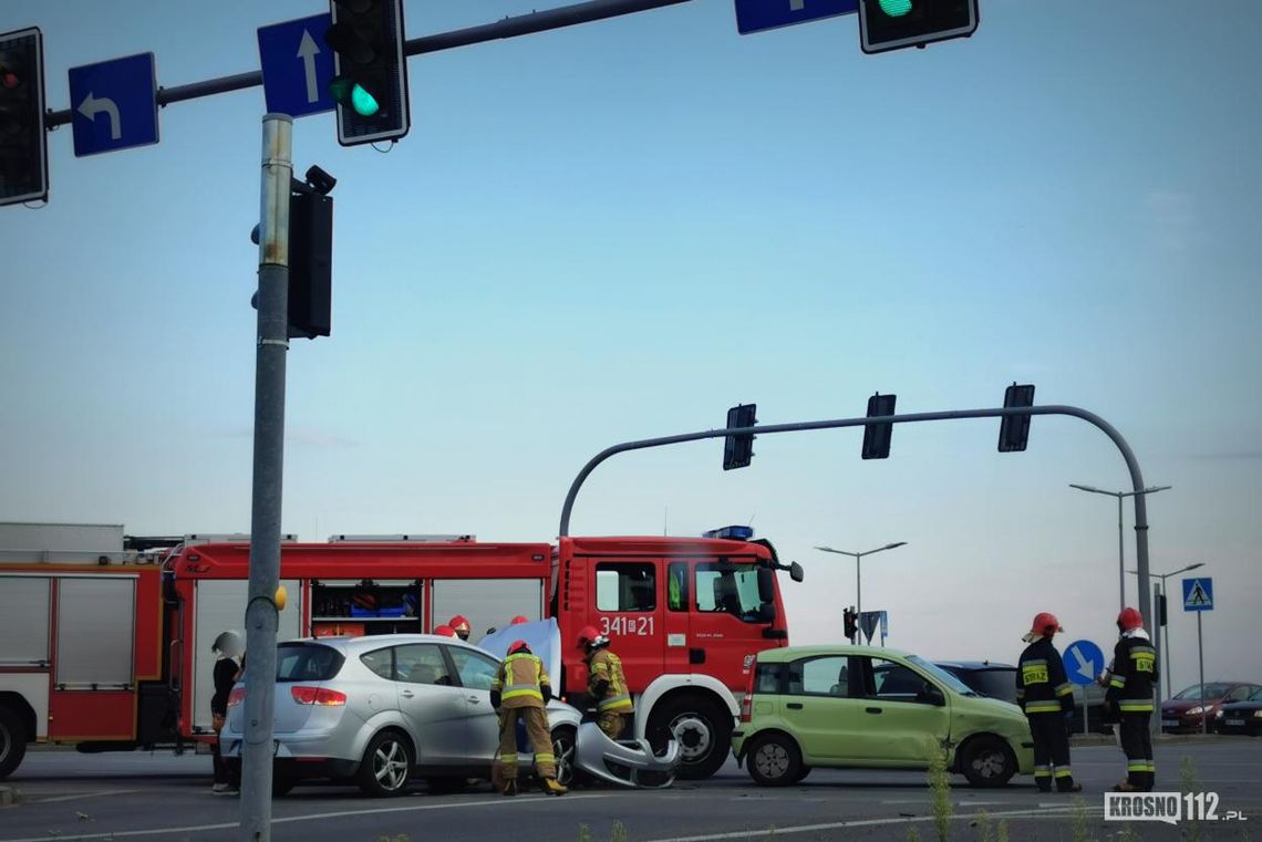 ? Krosno. Kolizja seata i fiata na skrzyżowaniu DK28