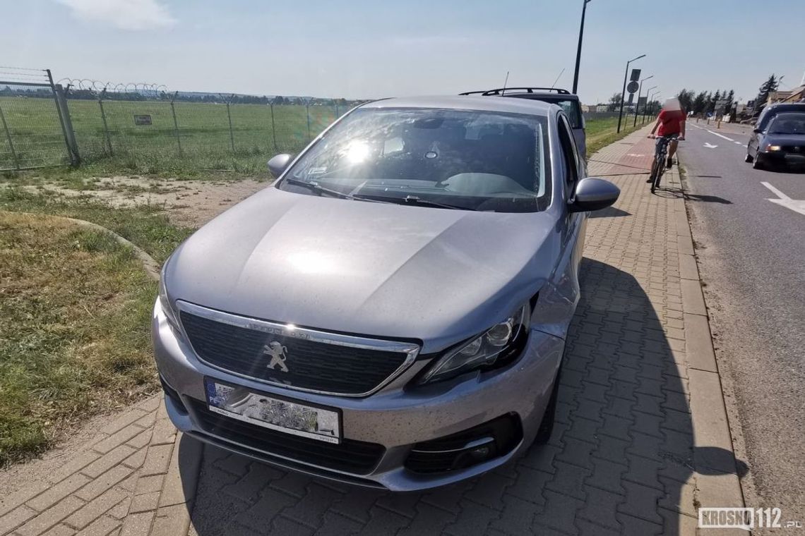 ? Krosno: Kolizja toyoty i peugeota na ul. Zręcińskiej w Krośnie