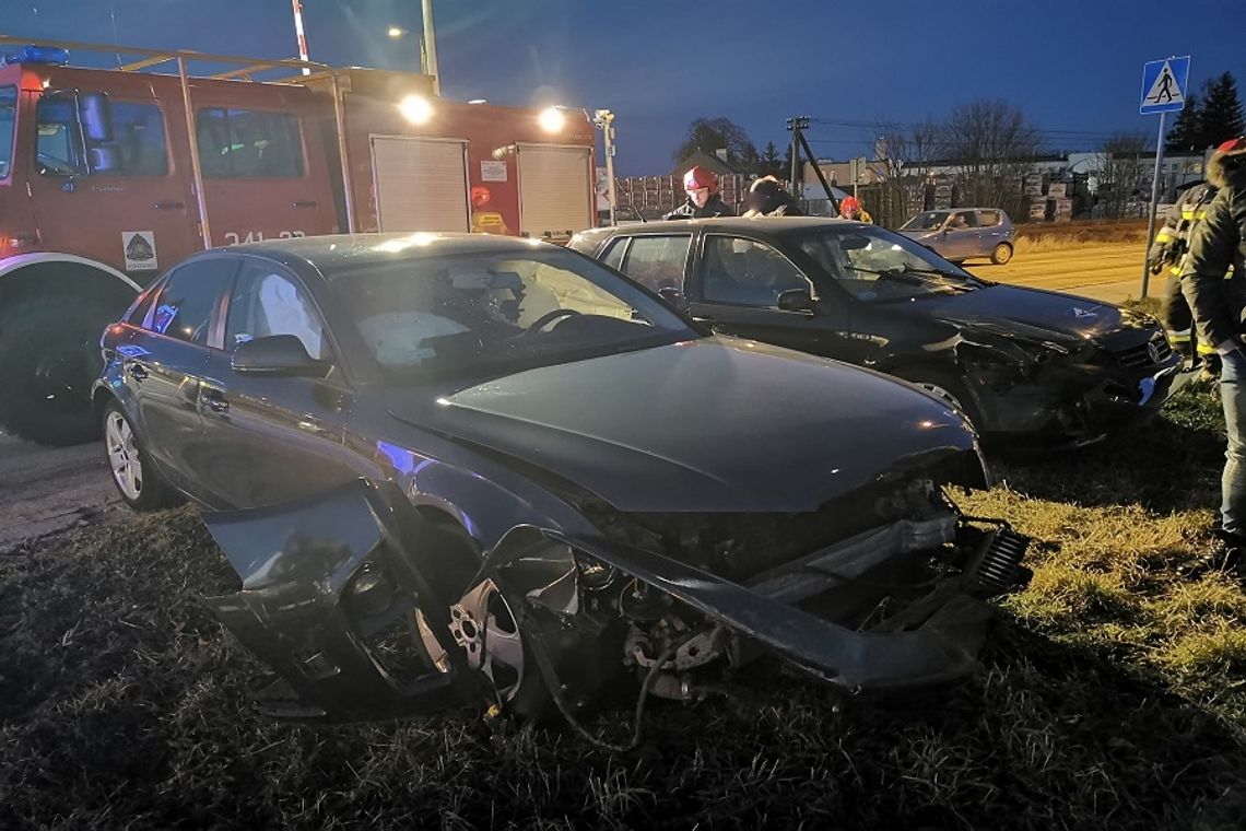 KROSNO: Kolizja Volskwagena i Audi na "zetce"