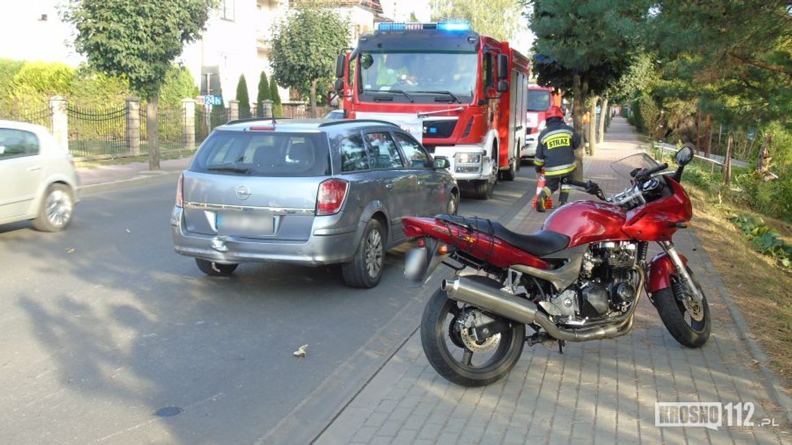 Krosno: Motocyklista najechał na tył samochodu