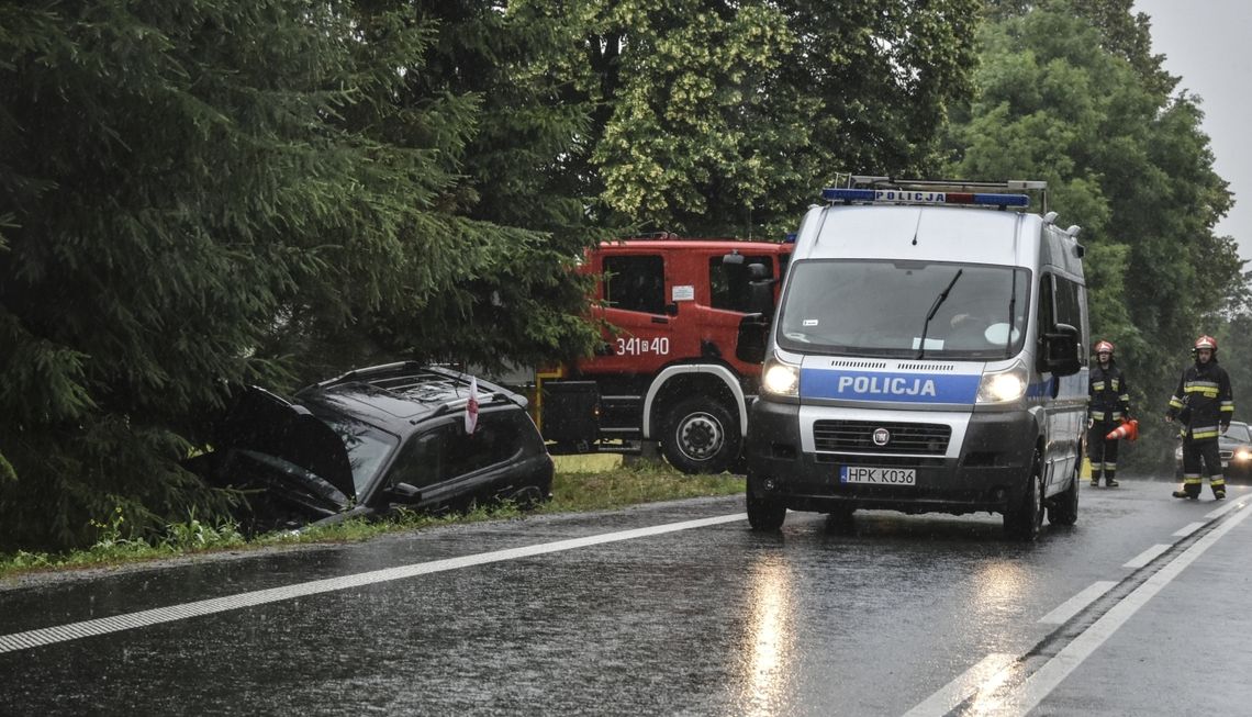 Krosno: Na mokrej nawierzchni wpadł w poślizg