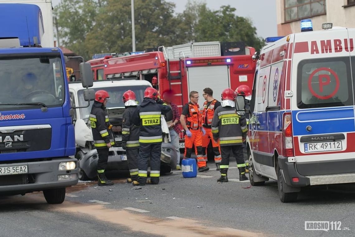 KROSNO: Najechanie na tył. Matka z dzieckiem w szpitalu