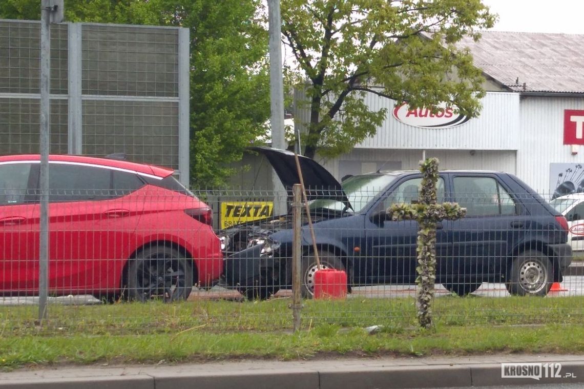 KROSNO: Najechanie na tył pojazdu na Podkarpackiej