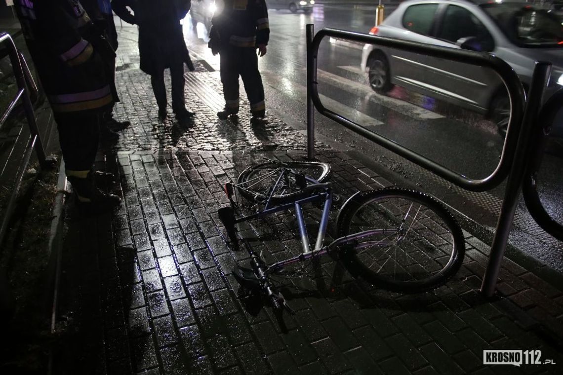KROSNO: Niespokojne popołudnie na drogach. Potrącenie pieszego, rowerzysty, zderzenie aut